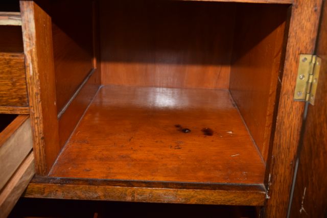 Antique Scarritt-Comstock Quarter Sawn Oak Gentleman's Wardrobe