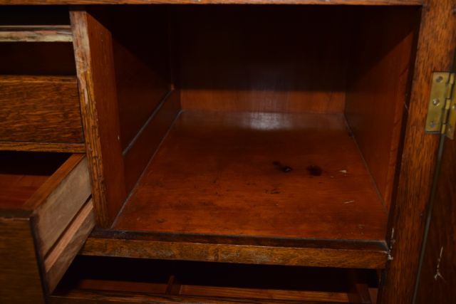 Antique Scarritt-Comstock Quarter Sawn Oak Gentleman's Wardrobe