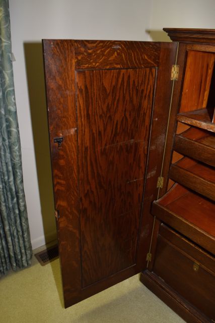 Antique Scarritt-Comstock Quarter Sawn Oak Gentleman's Wardrobe