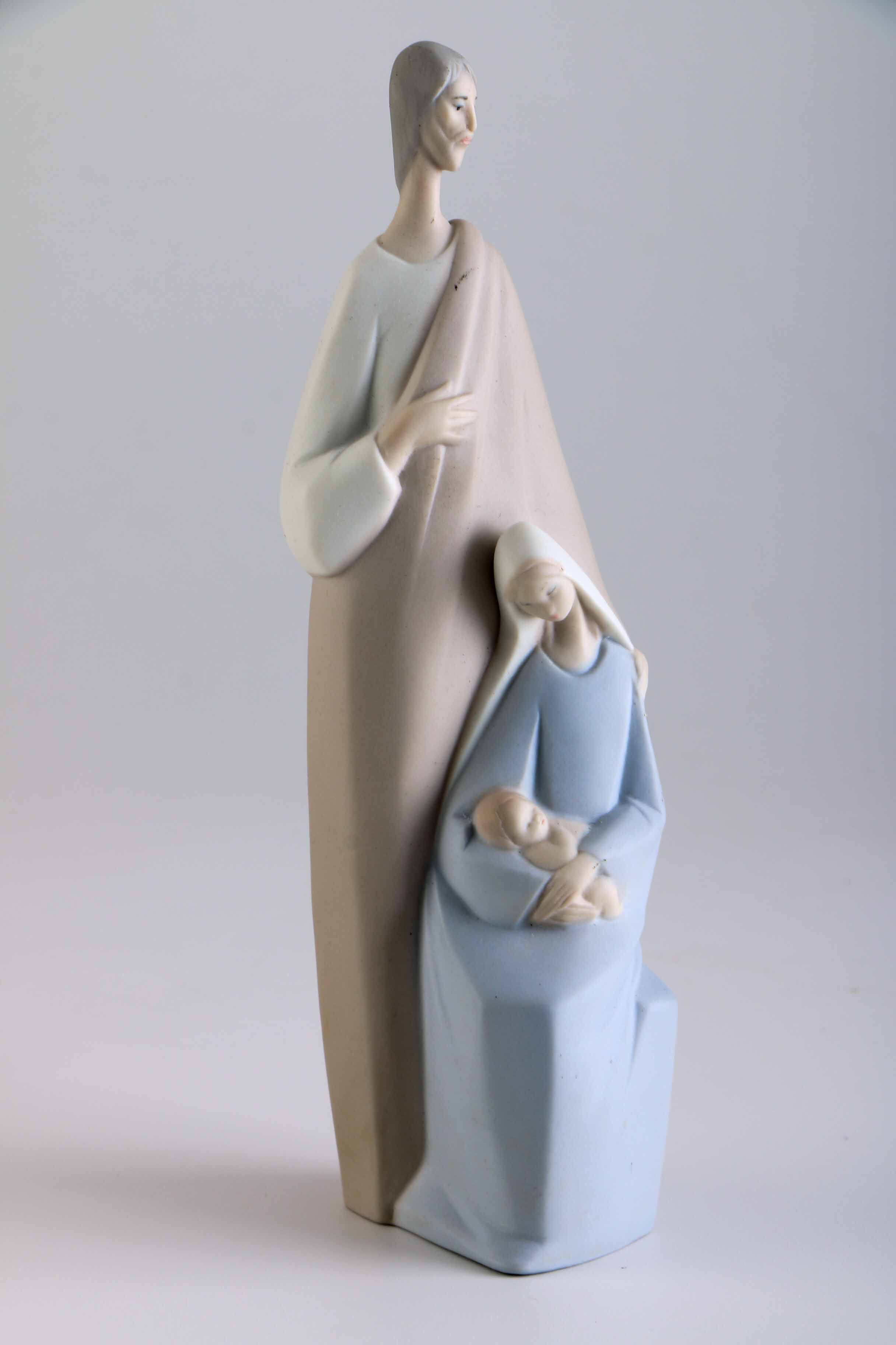 Lladró Figurine of Joseph, Mary, and Baby Jesus