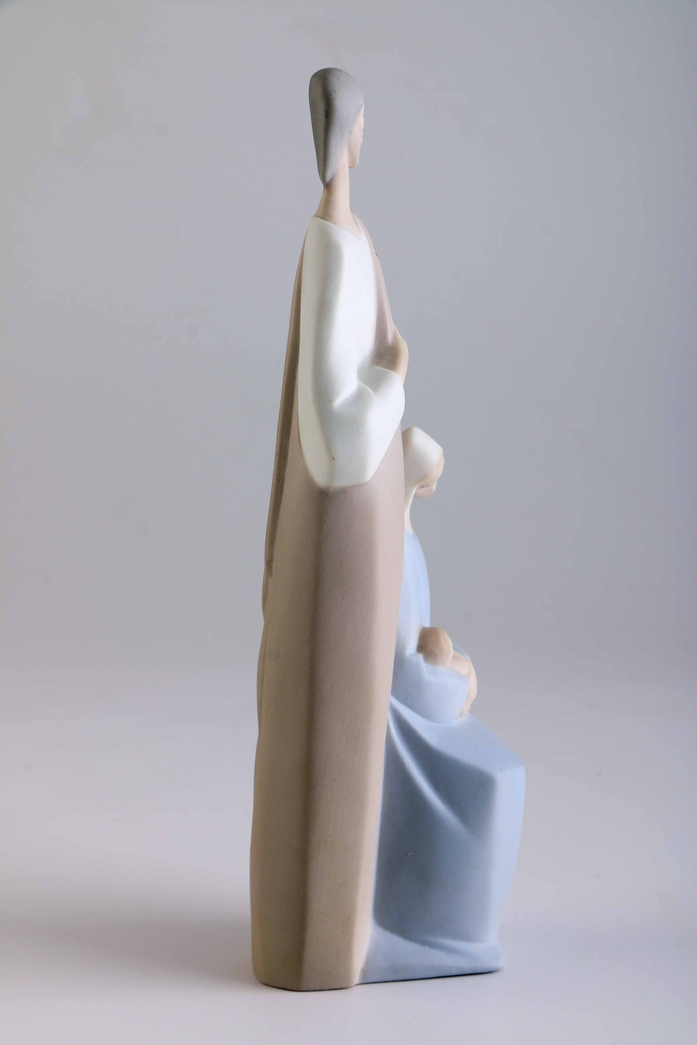 Lladró Figurine of Joseph, Mary, and Baby Jesus