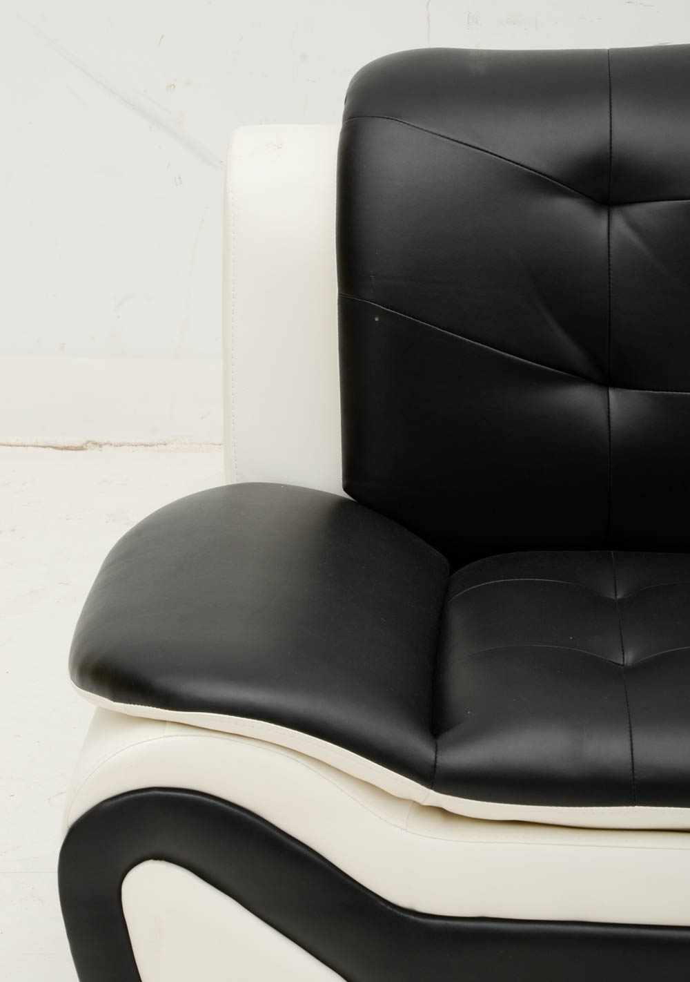 Linda Leather Loveseat by Beverly Fine Furniture