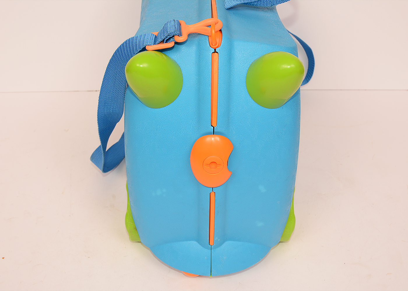 Little Tikes Airplane Swing and Trunki Suitcase