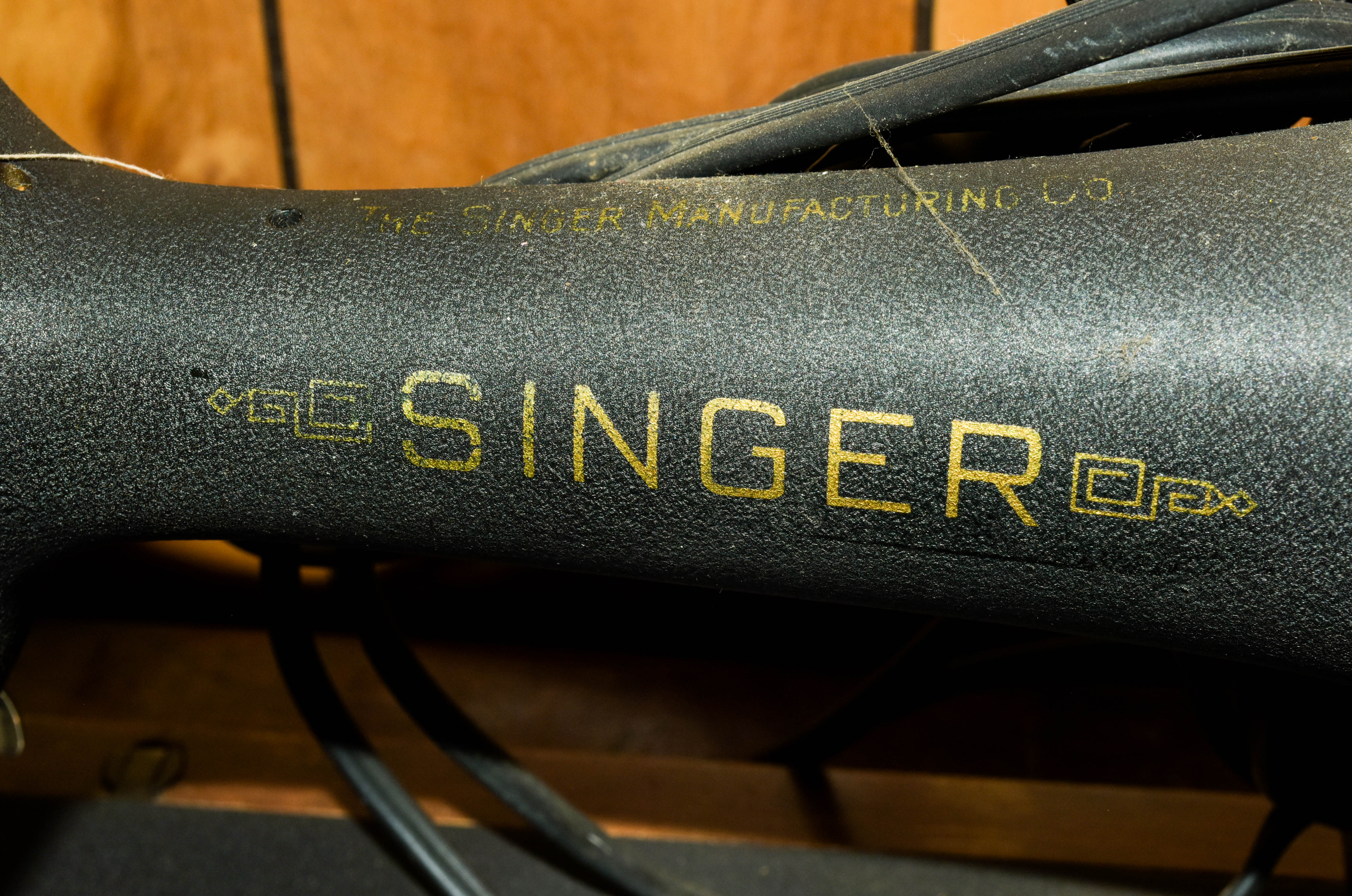 Vintage Singer Sewing Machine with Table