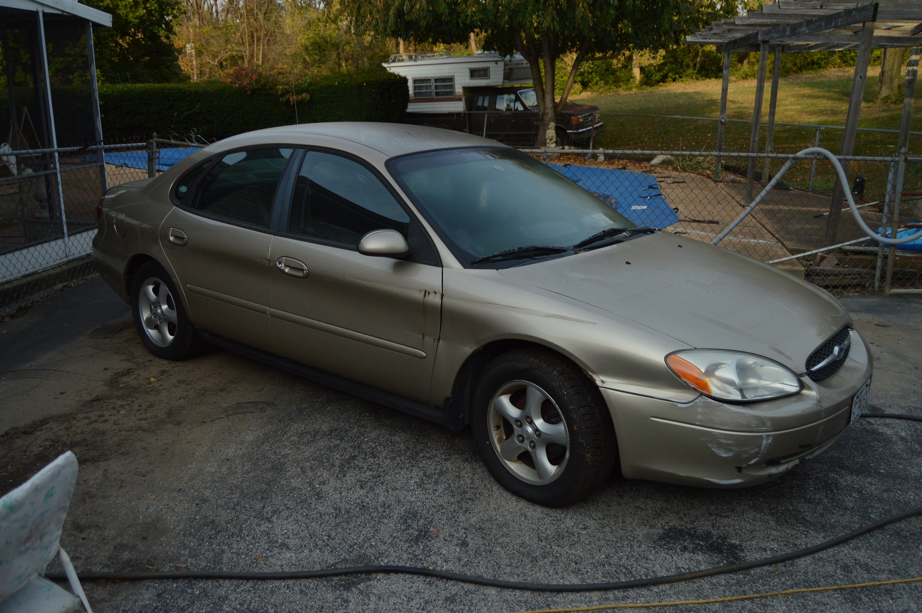 2000 Harvest Gold Ford Taurus