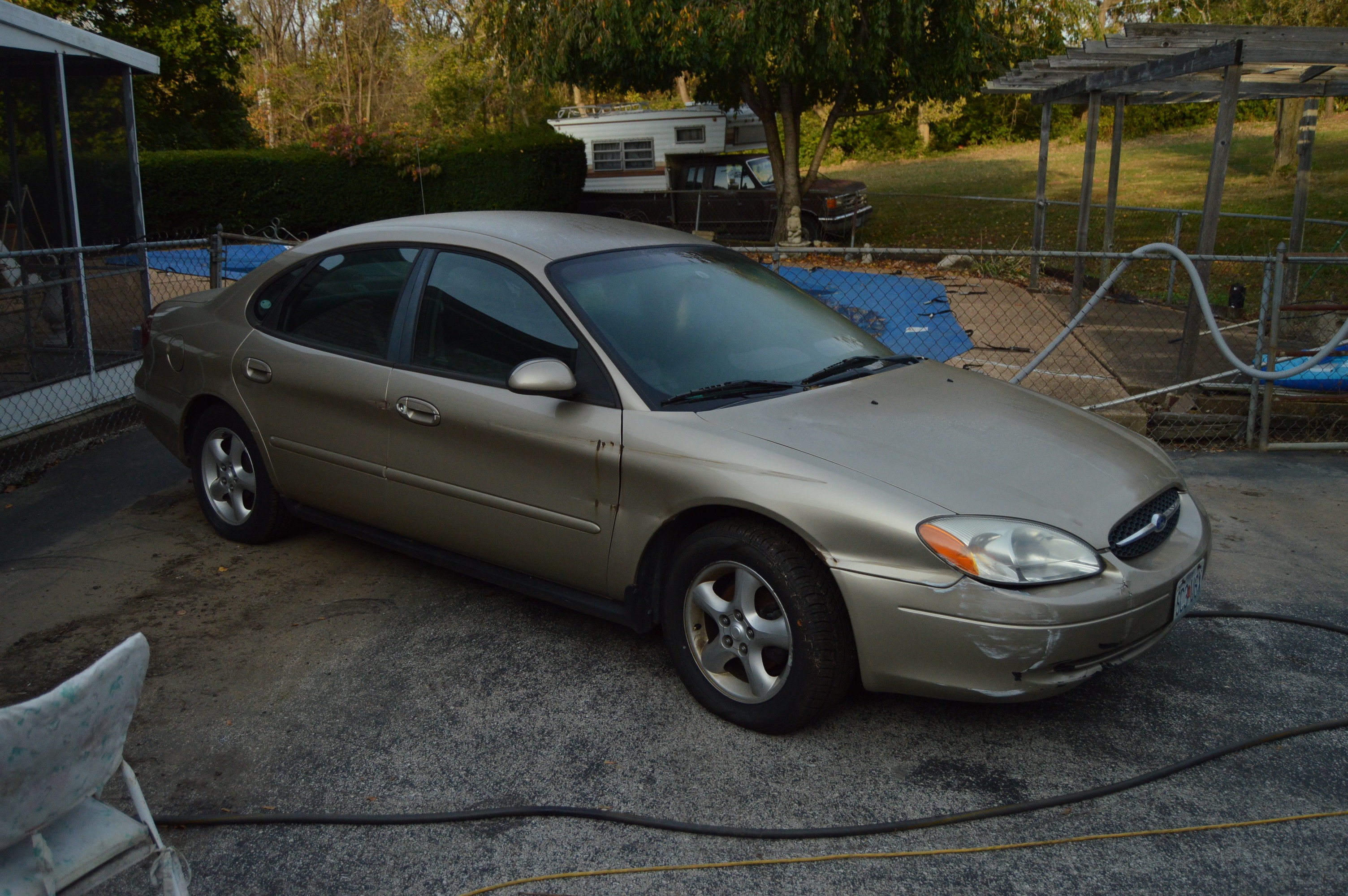 2000 Harvest Gold Ford Taurus