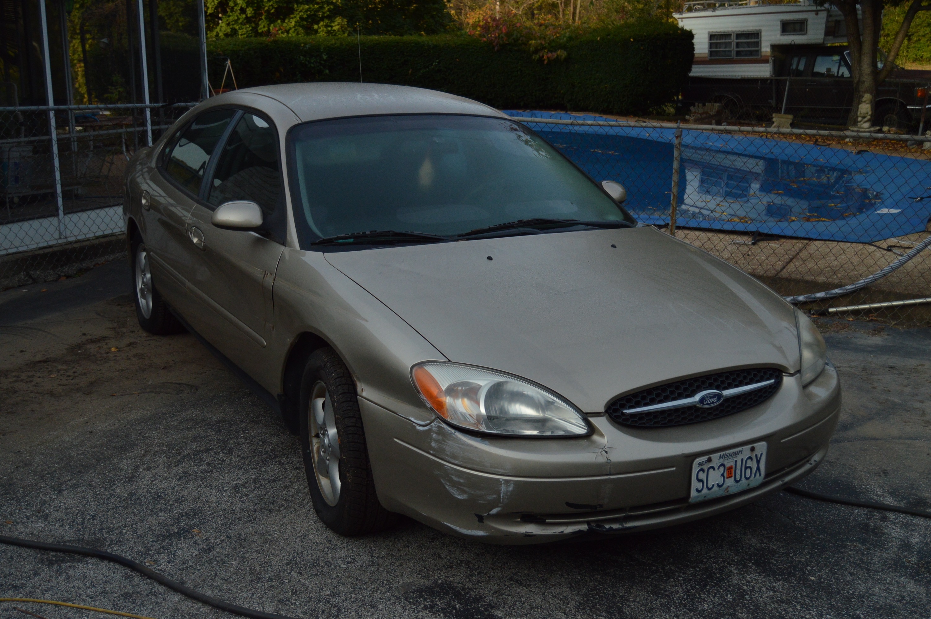 2000 Harvest Gold Ford Taurus