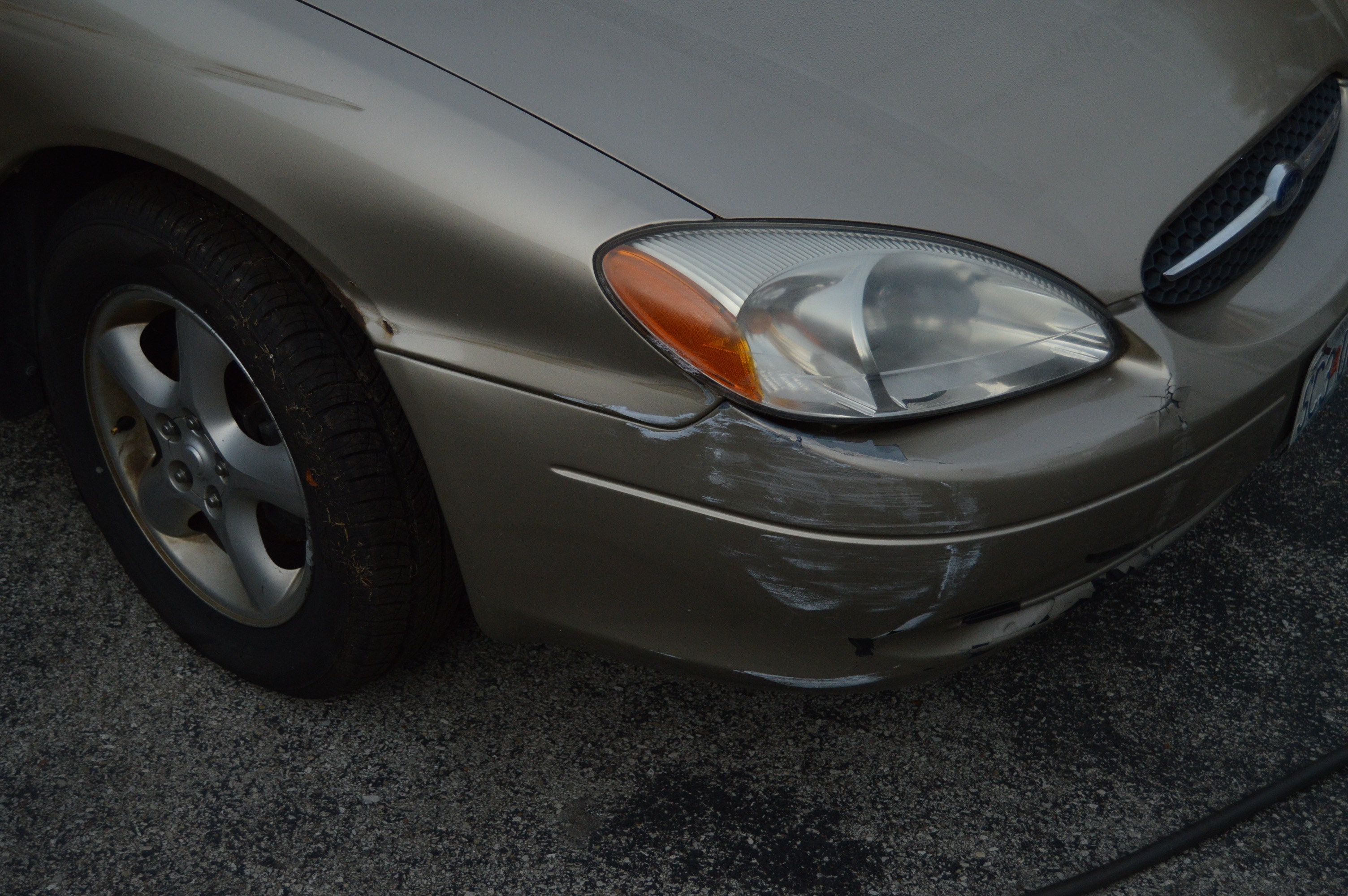2000 Harvest Gold Ford Taurus