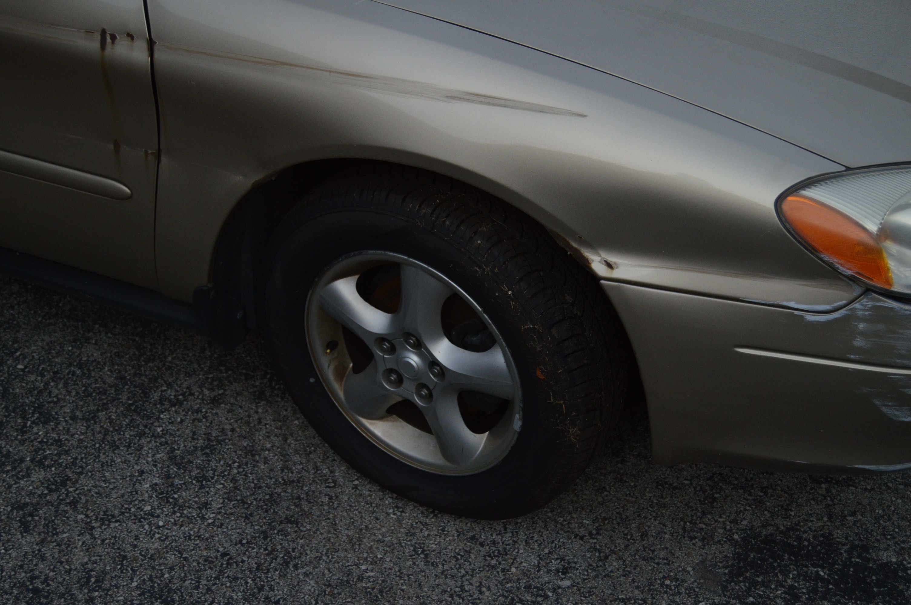 2000 Harvest Gold Ford Taurus