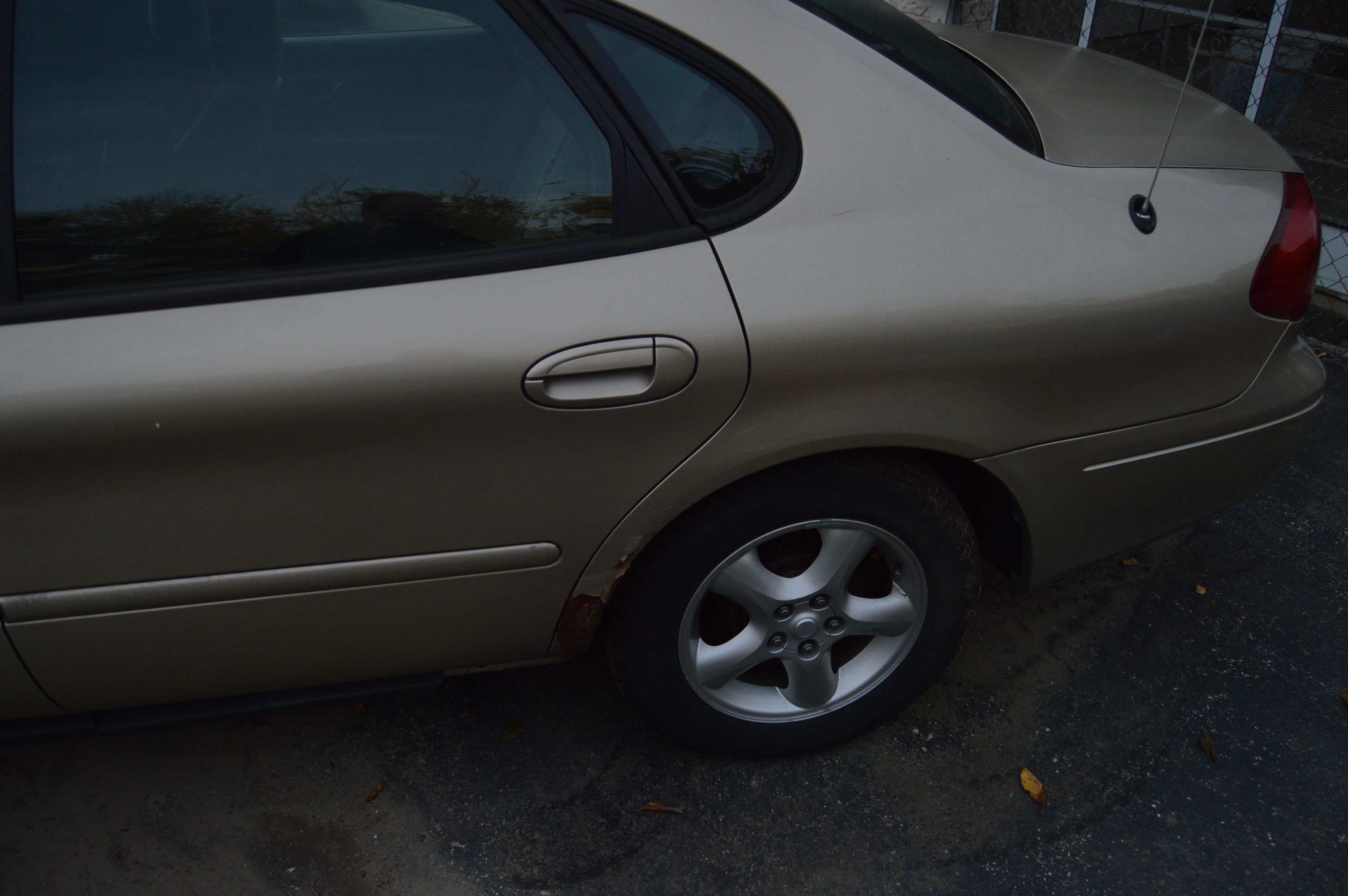 2000 Harvest Gold Ford Taurus