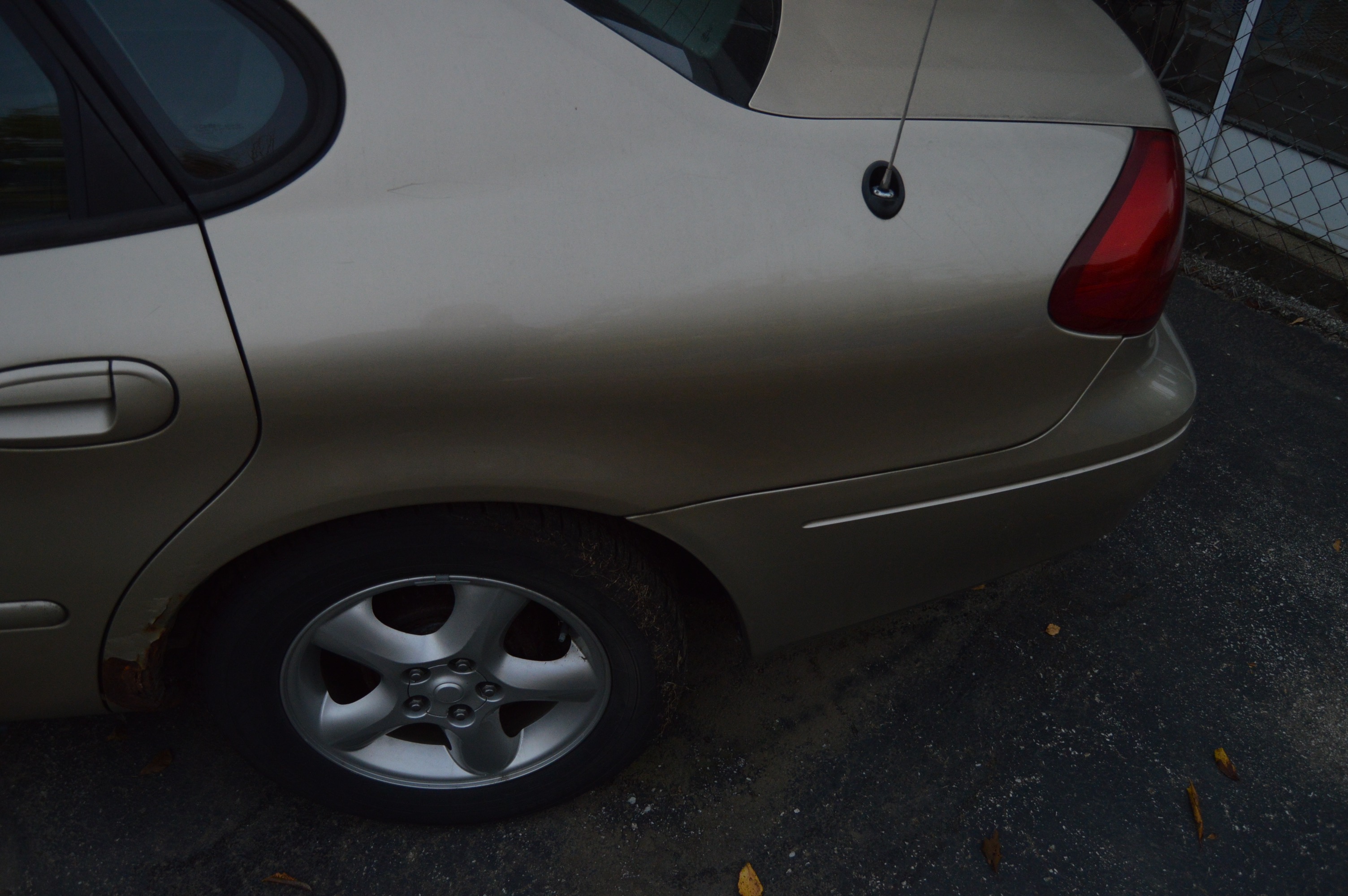 2000 Harvest Gold Ford Taurus