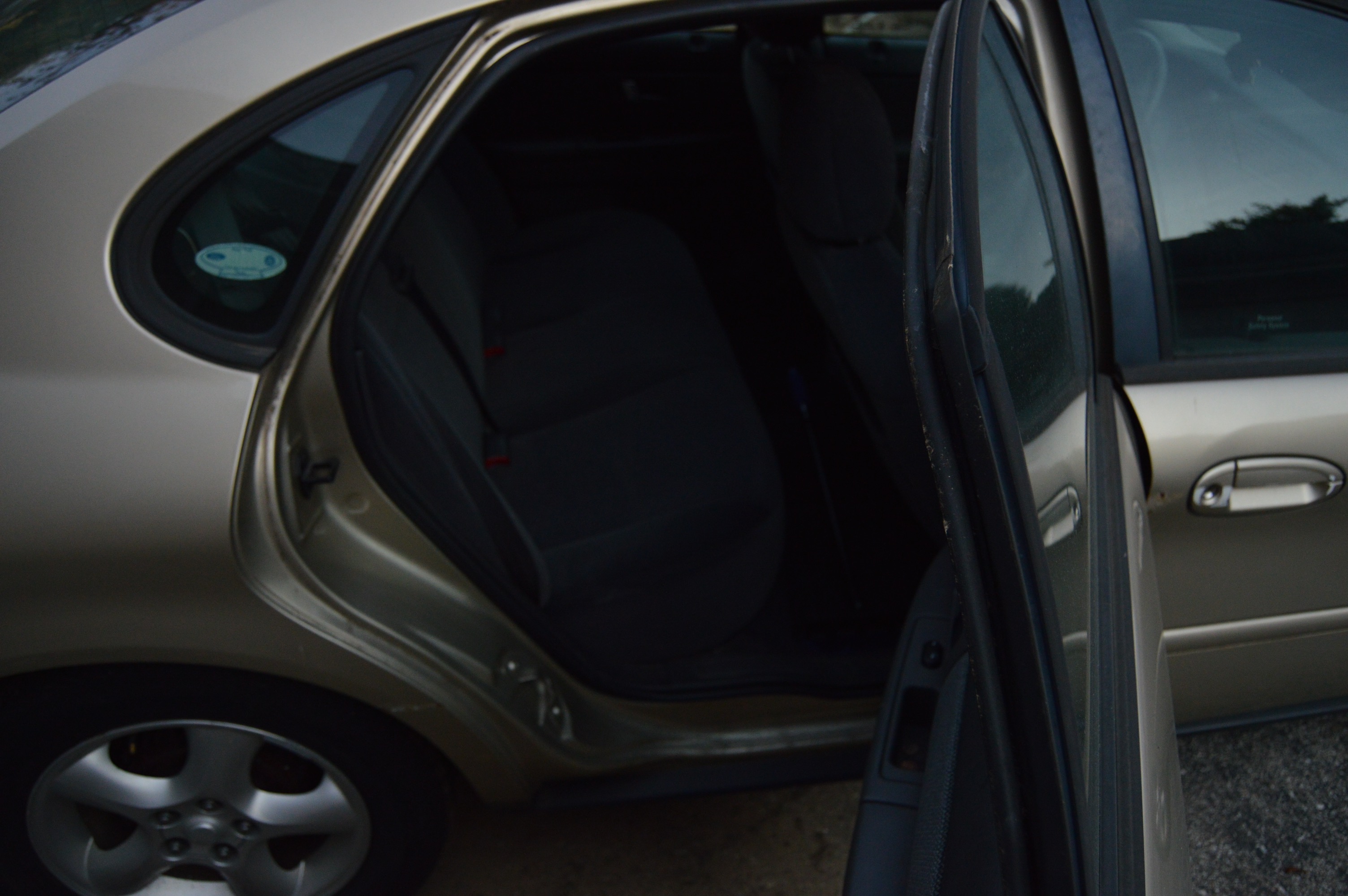 2000 Harvest Gold Ford Taurus