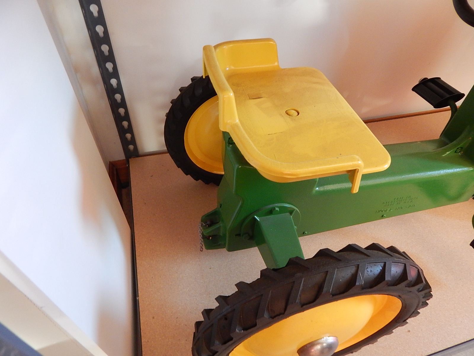 ERTL John Deere Model 520 Pedal Tractor