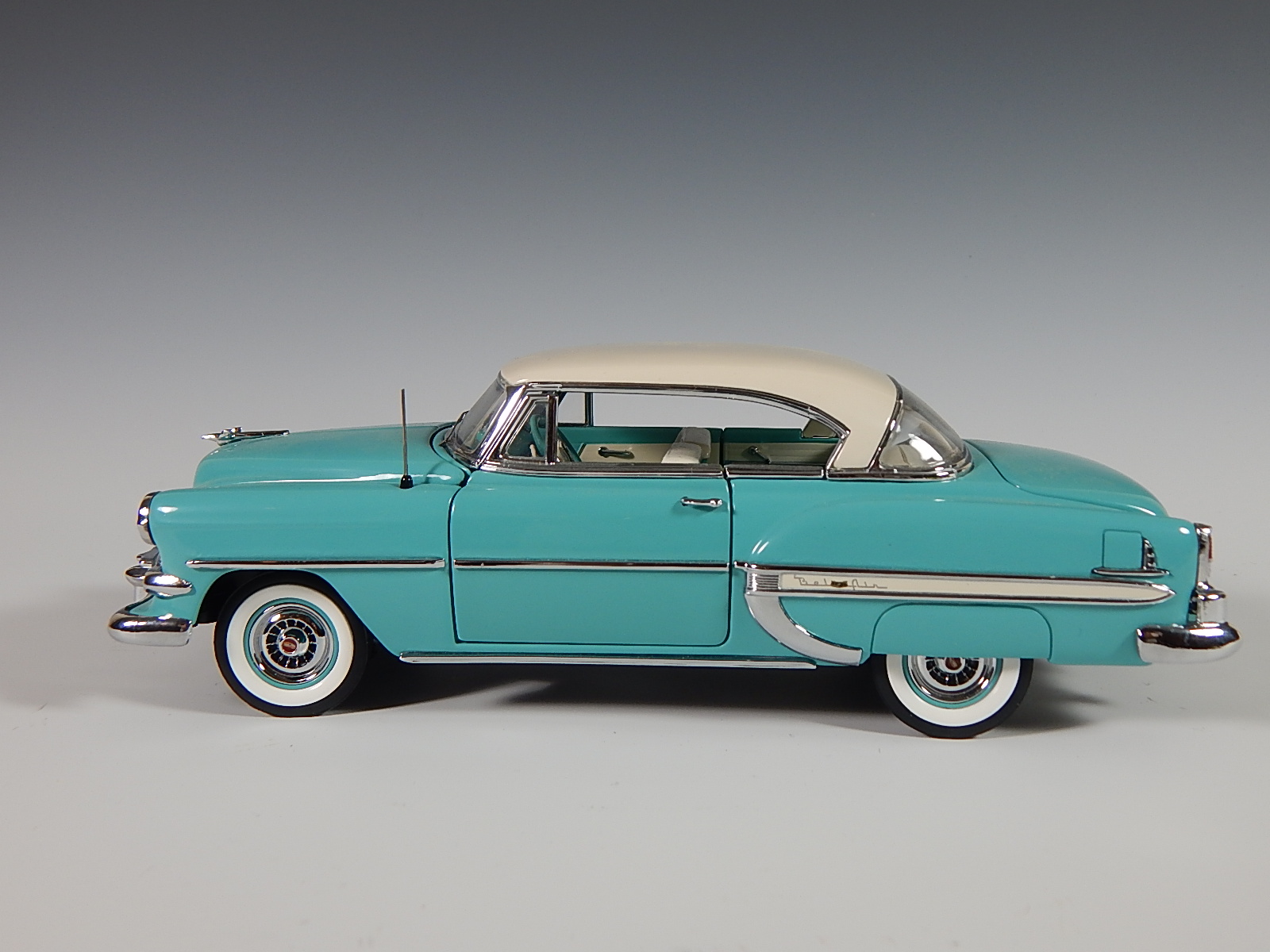 Franklin Mint Precision Model 1:24 Scale 1954 Chevrolet Bel Air