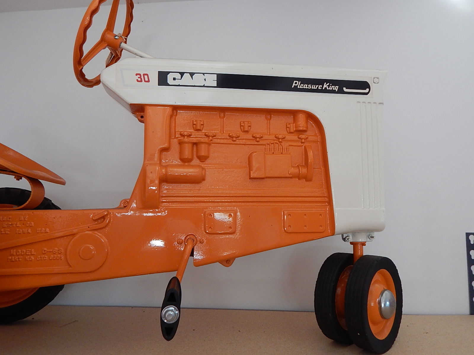 ERTL Case Pleasure King Model C-63 30 Pedal Tractor