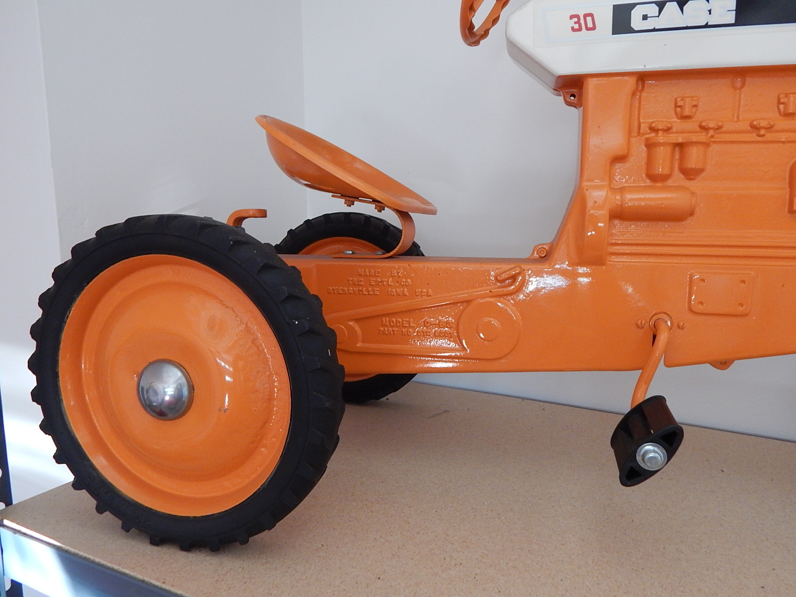 ERTL Case Pleasure King Model C-63 30 Pedal Tractor