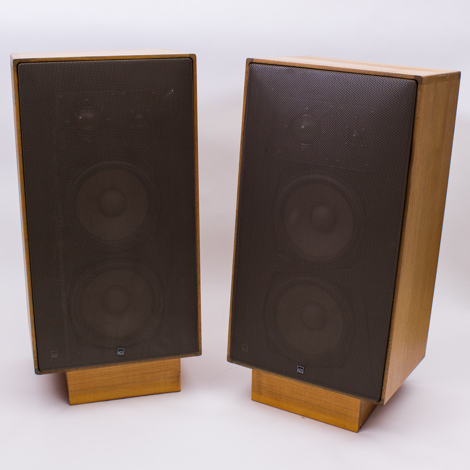 Pair of ADS L810 Speakers
