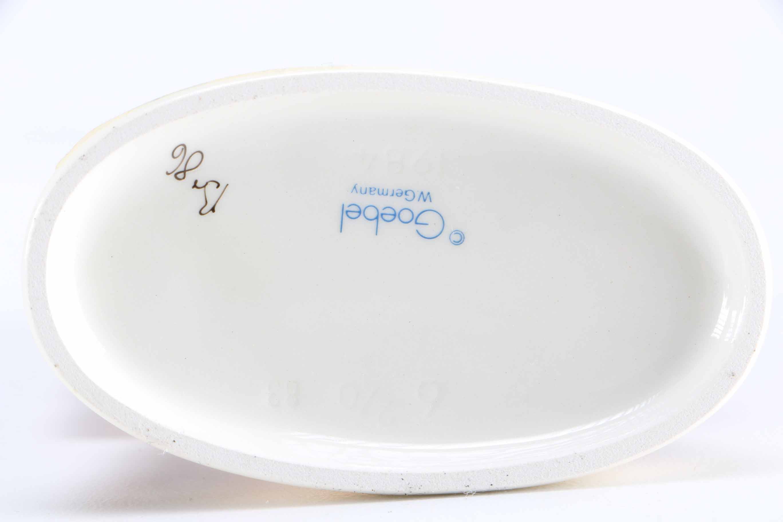 Pair of Hummel Porcelain Figurines "Sensitive Hunter" and "Playmates"