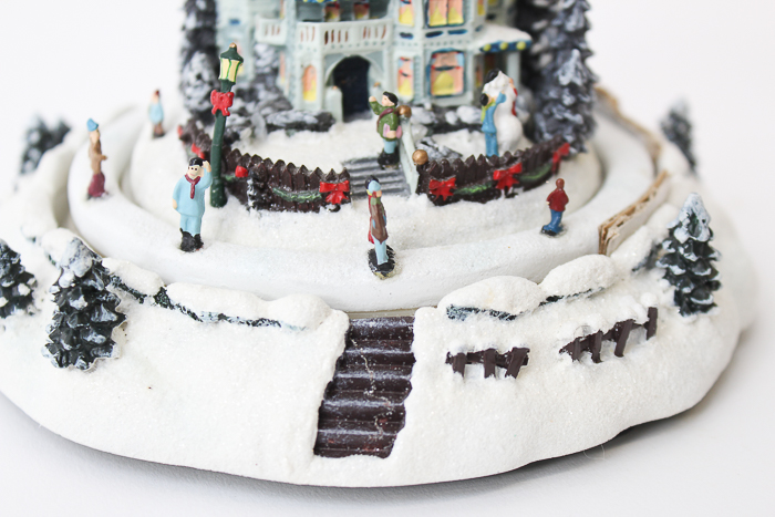 Thomas Kinkade Christmas Village Collection