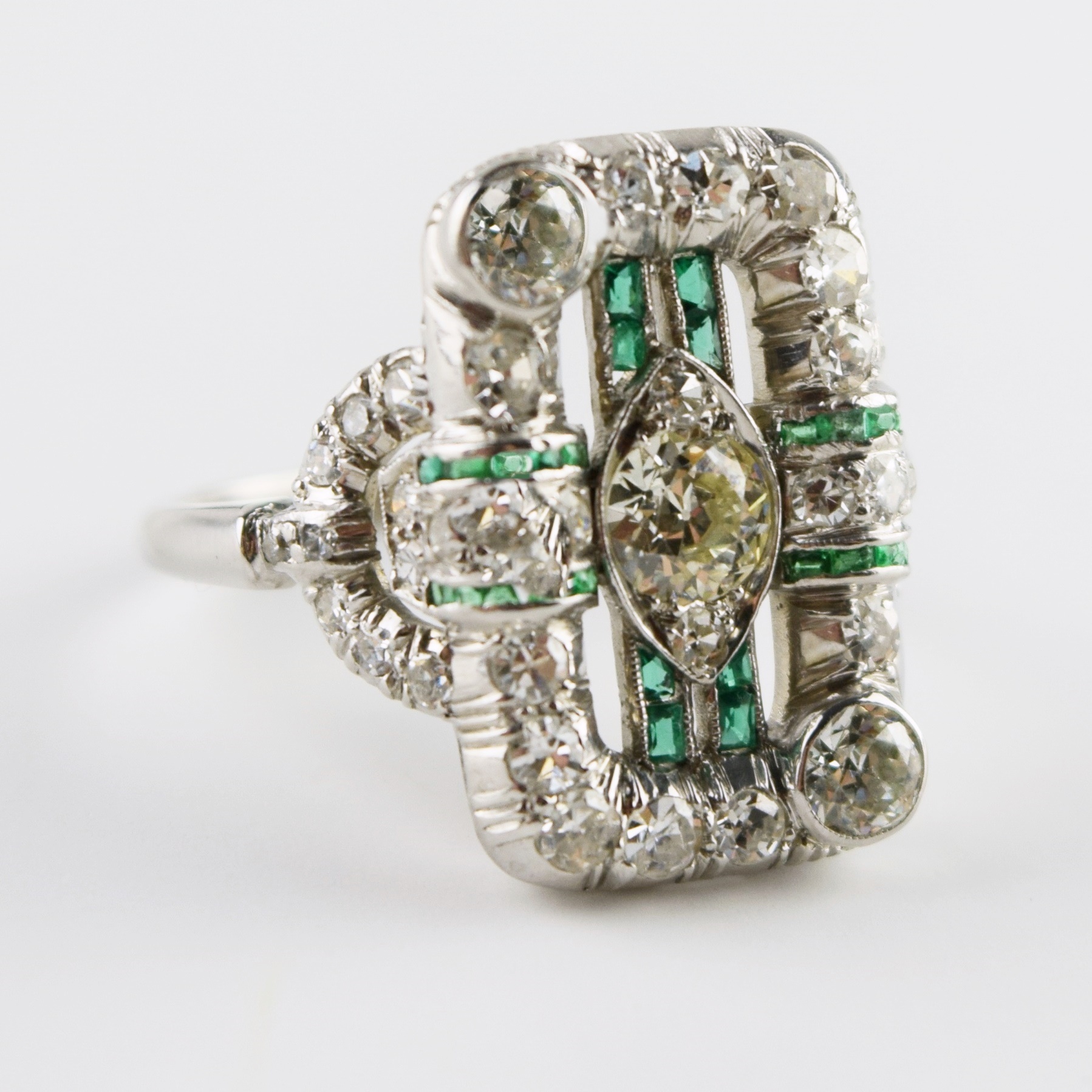 Spectacular Art Deco Diamond Cocktail Ring in Platinum and 14K White Gold