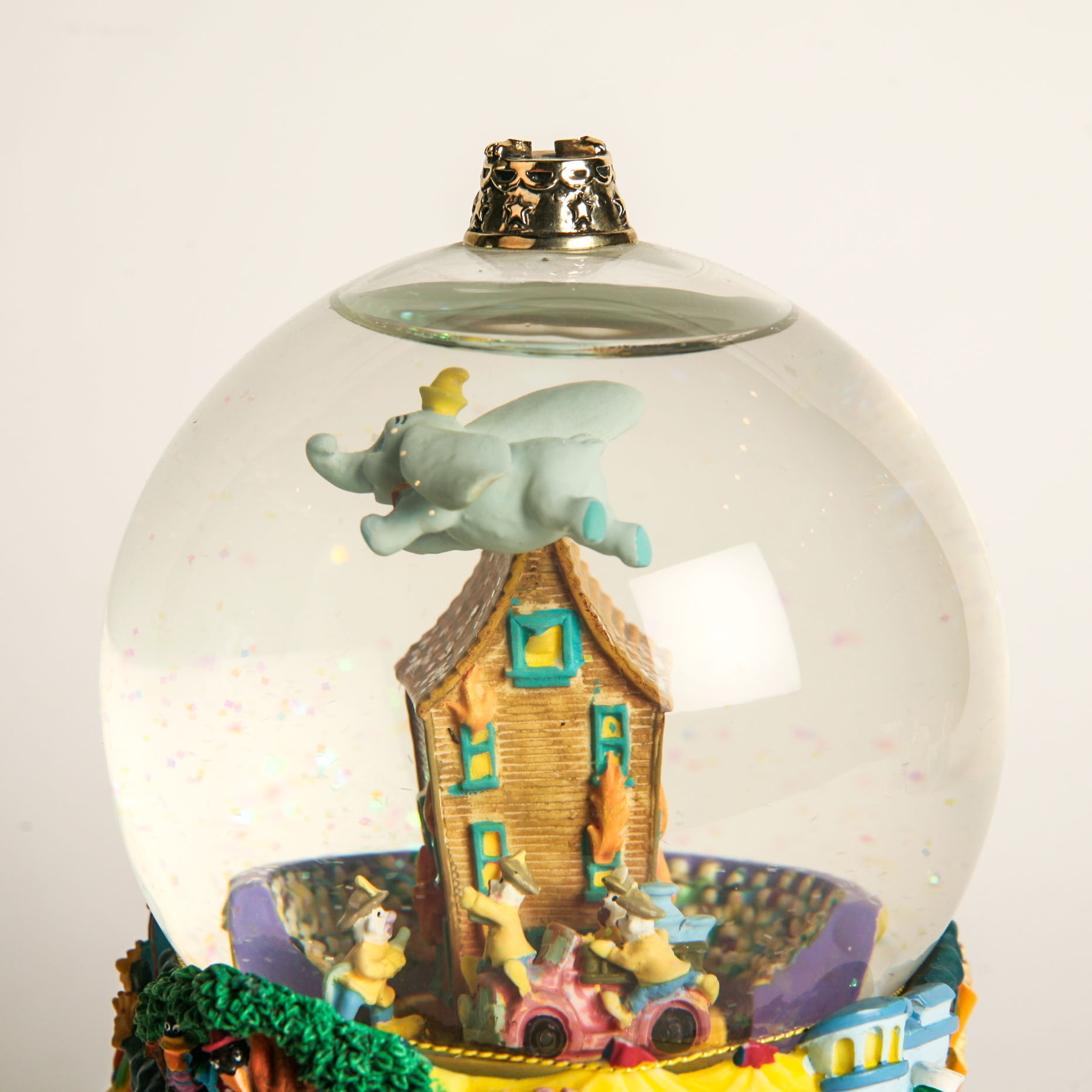 Walt Disney Dumbo Snow Globe