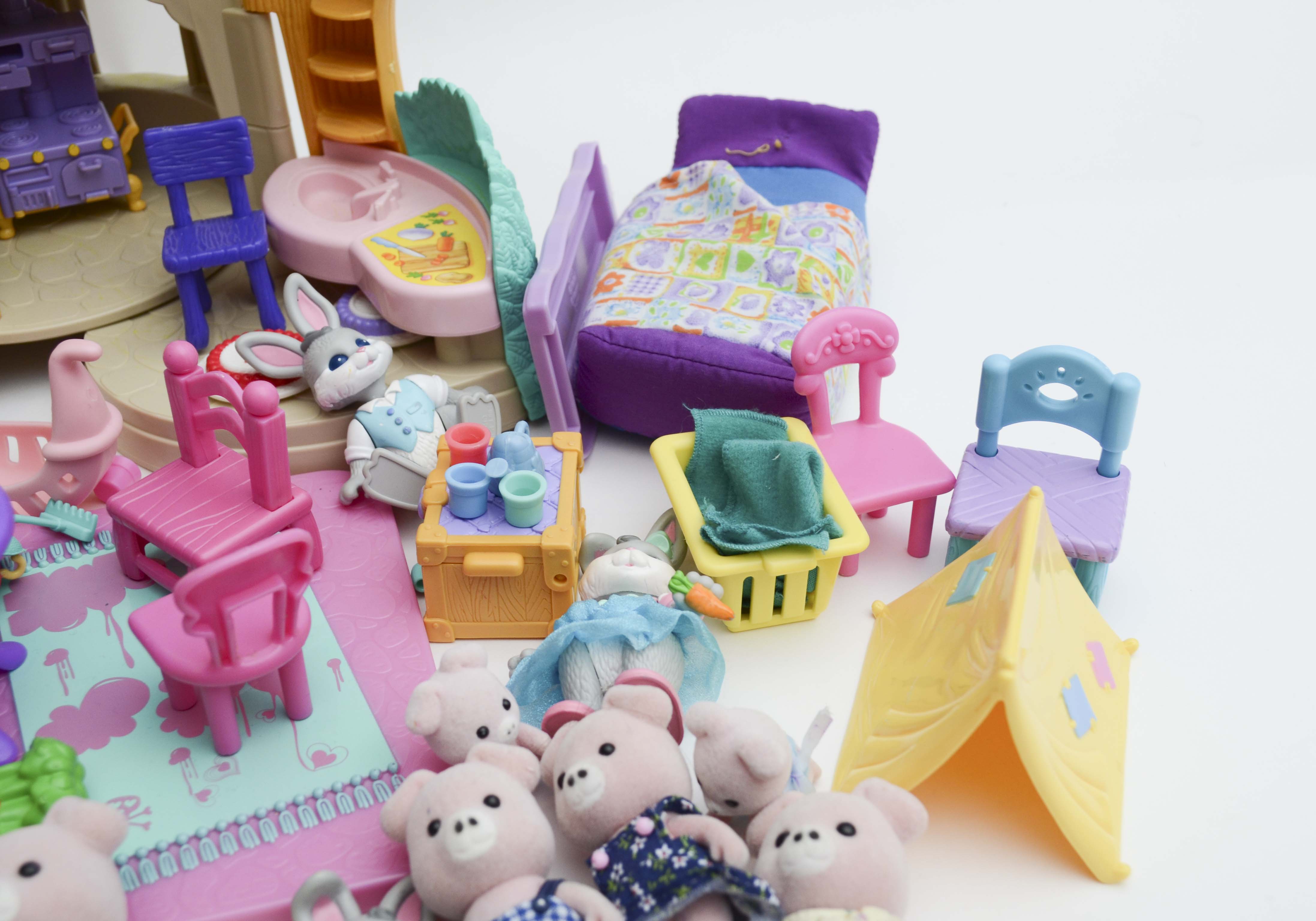 Fisher Price "Hideaway Hollow" Bunny Treehouse with Accessories