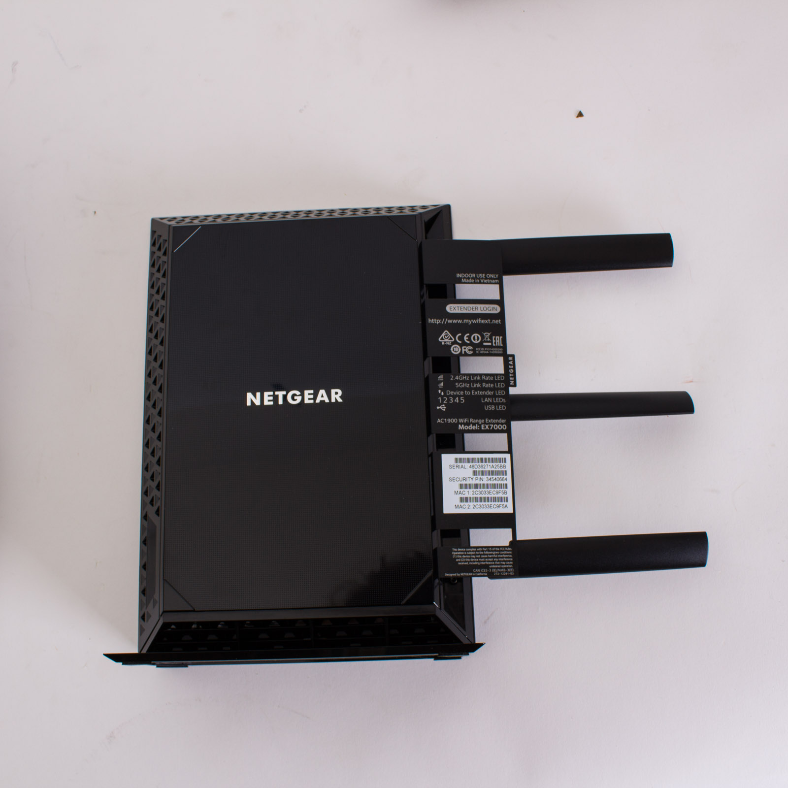 Netgear Nighthawk Tri-Band Wifi Router and Two Range Extenders