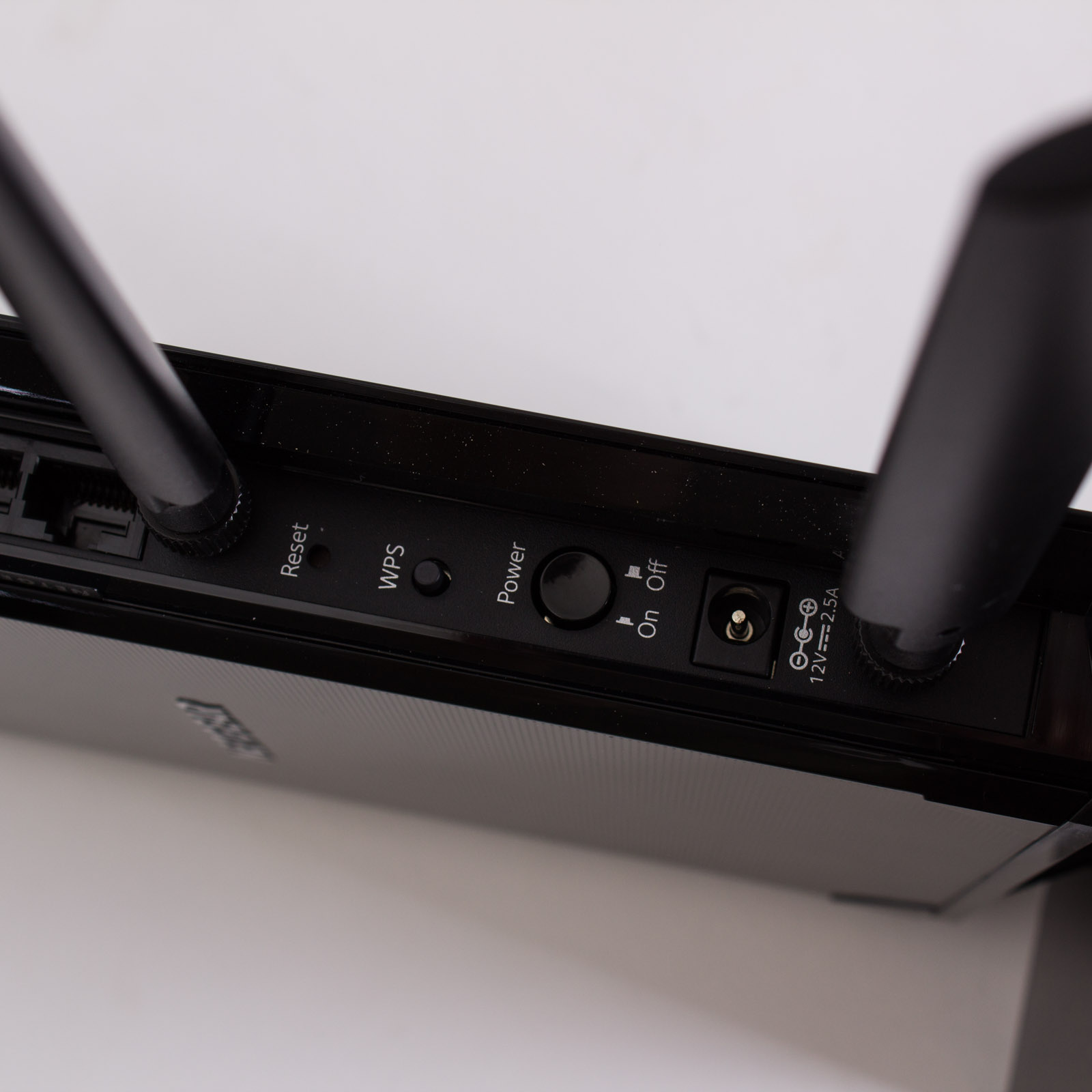 Netgear Nighthawk Tri-Band Wifi Router and Two Range Extenders