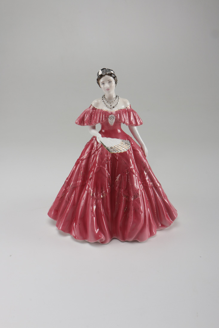 Porcelain Figurine of Queen Elizabeth By Royal Worcester