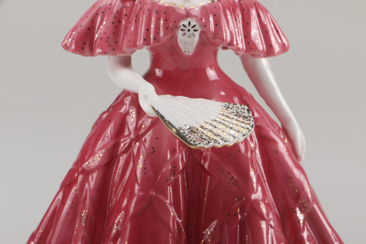 Porcelain Figurine of Queen Elizabeth By Royal Worcester