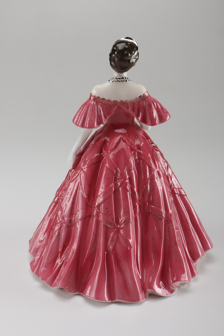 Porcelain Figurine of Queen Elizabeth By Royal Worcester