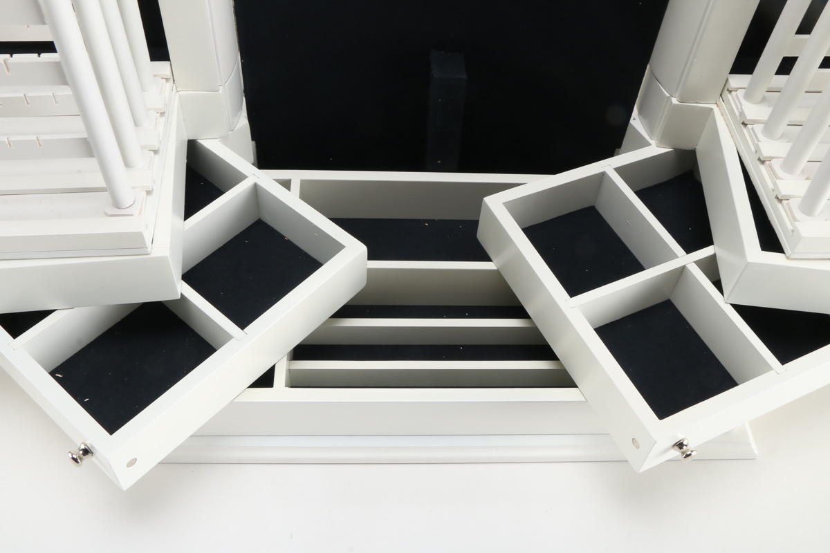 Lori Greiner Jewelry Box