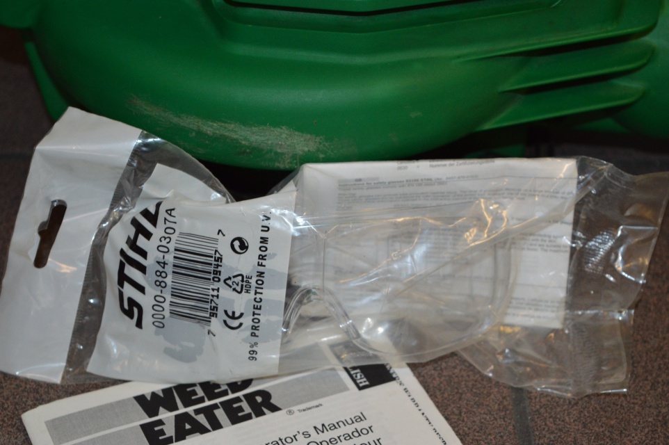 Poulan Weed Eater Gas Powered Leaf Blower/Vac