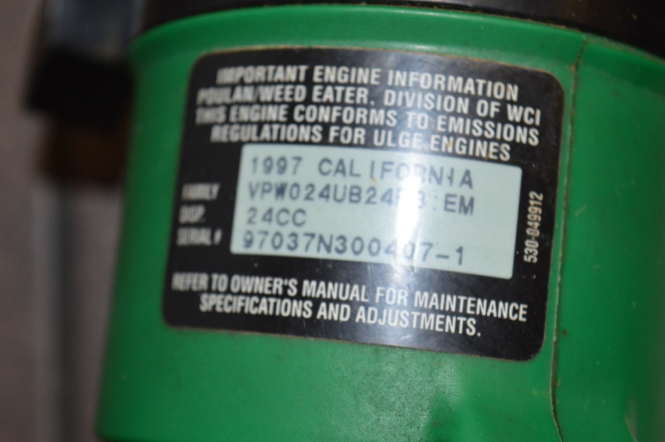 Poulan Weed Eater Gas Powered Leaf Blower/Vac