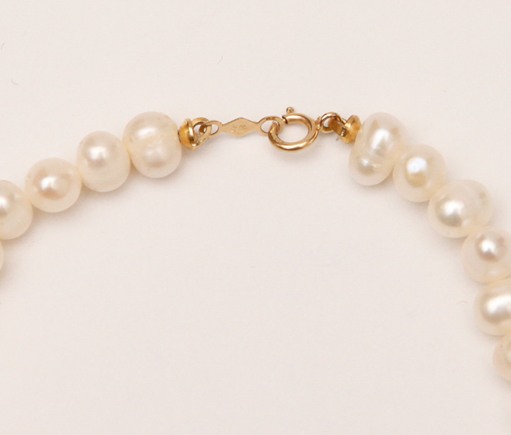 Freshwater Potato Pearl Bracelet With A Gold Clasp