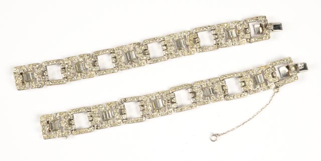 Costume Jewelry Pieces