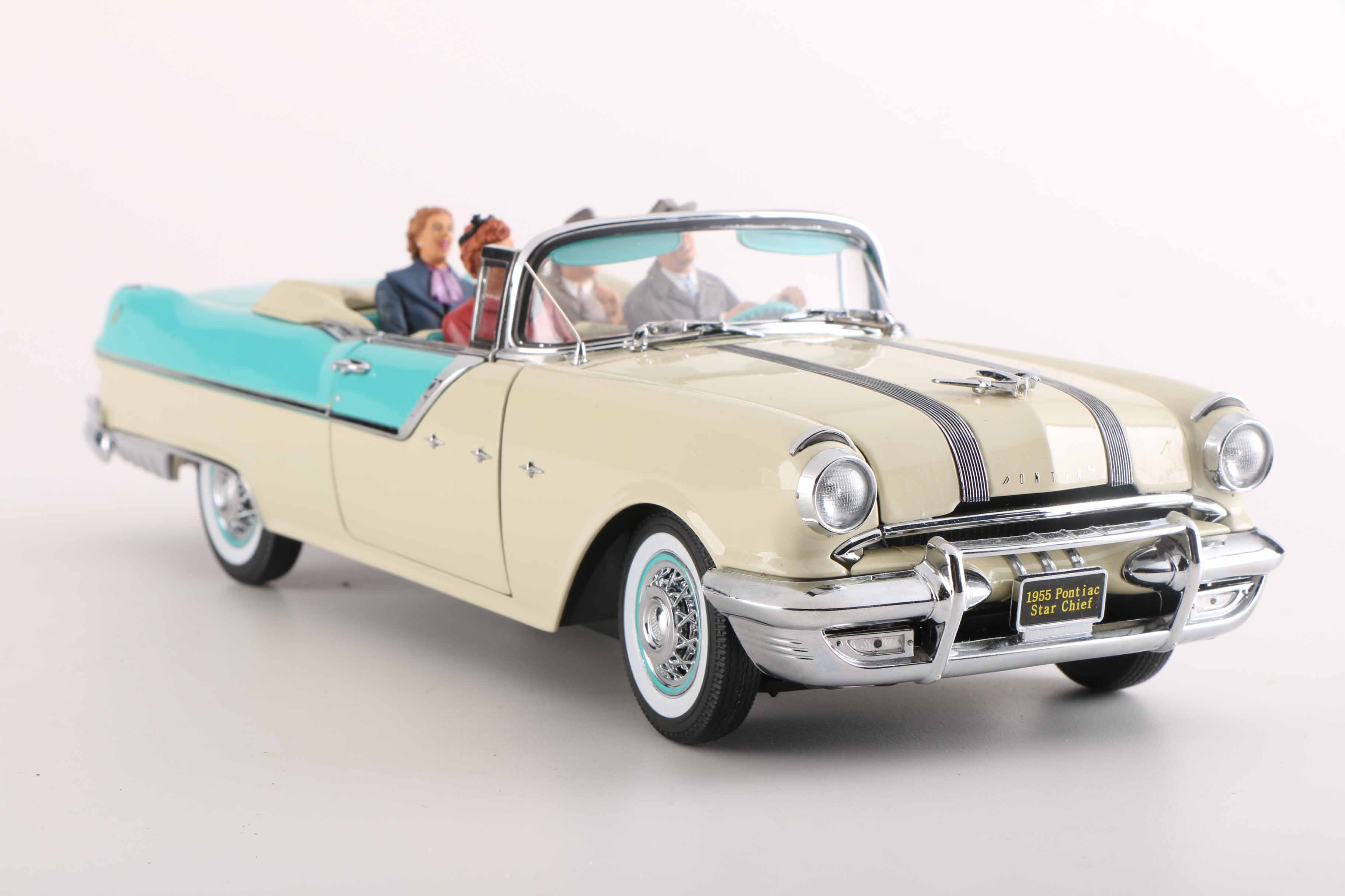 I Love Lucy 1955 Pontiac Star Chief