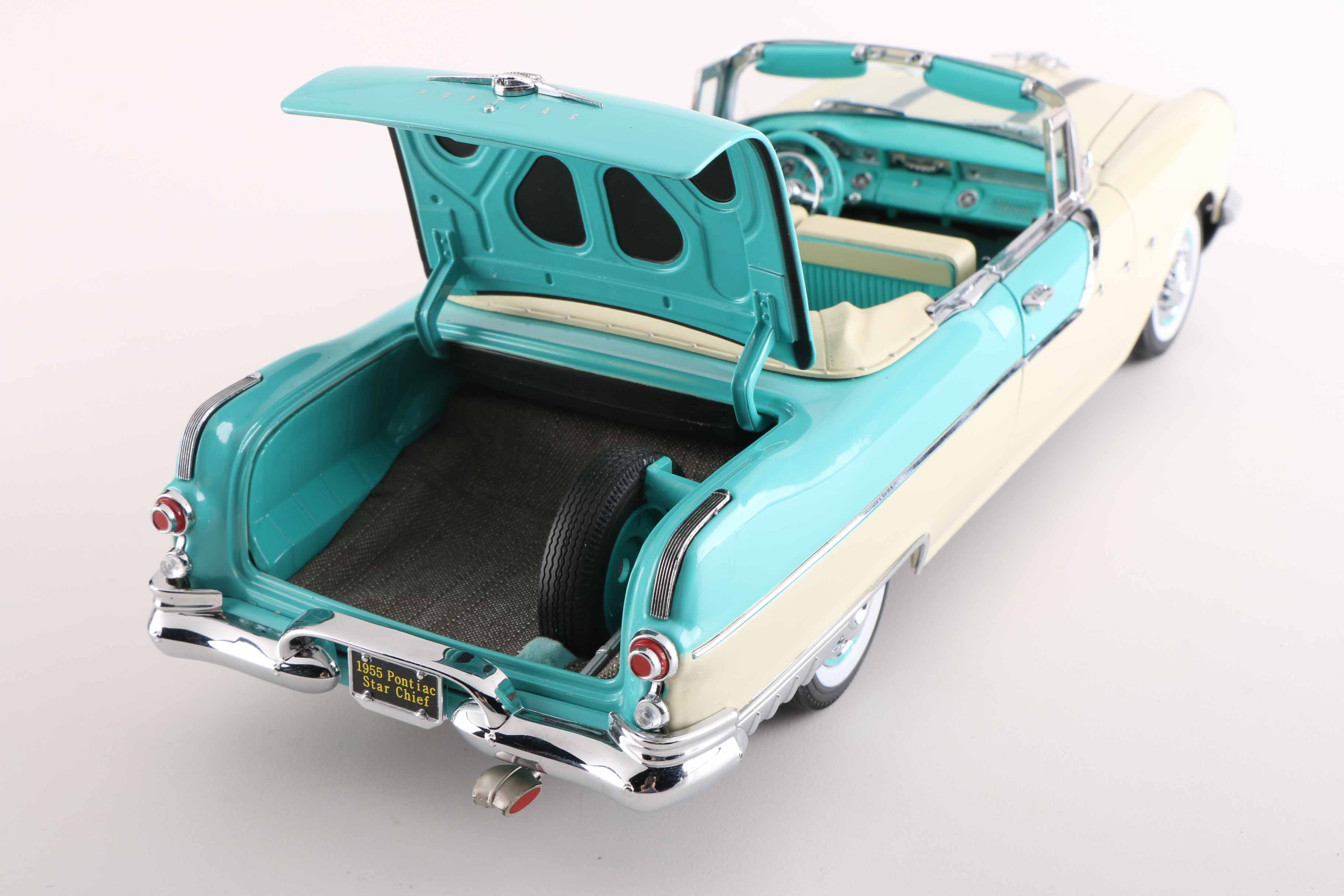 I Love Lucy 1955 Pontiac Star Chief