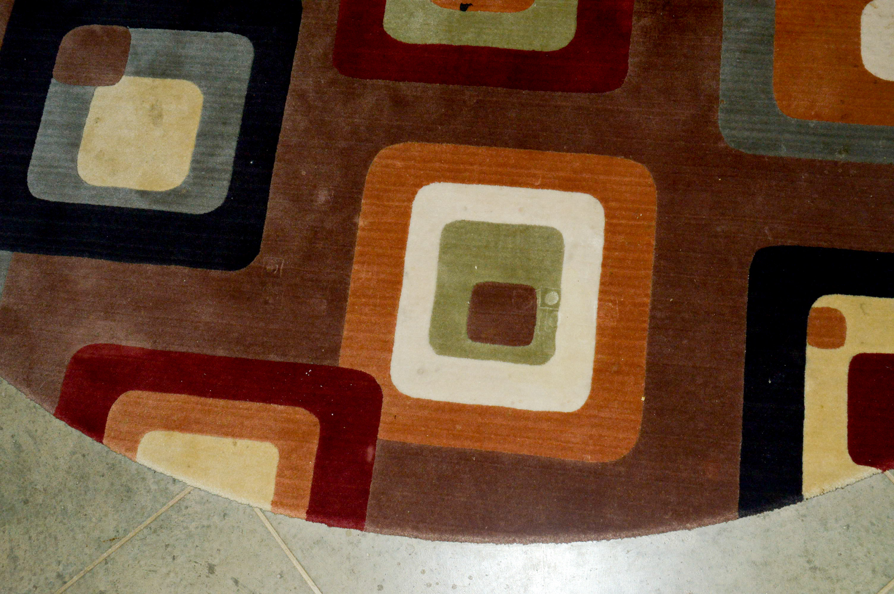 Circular Contemporary Machine Woven Momeni Rug
