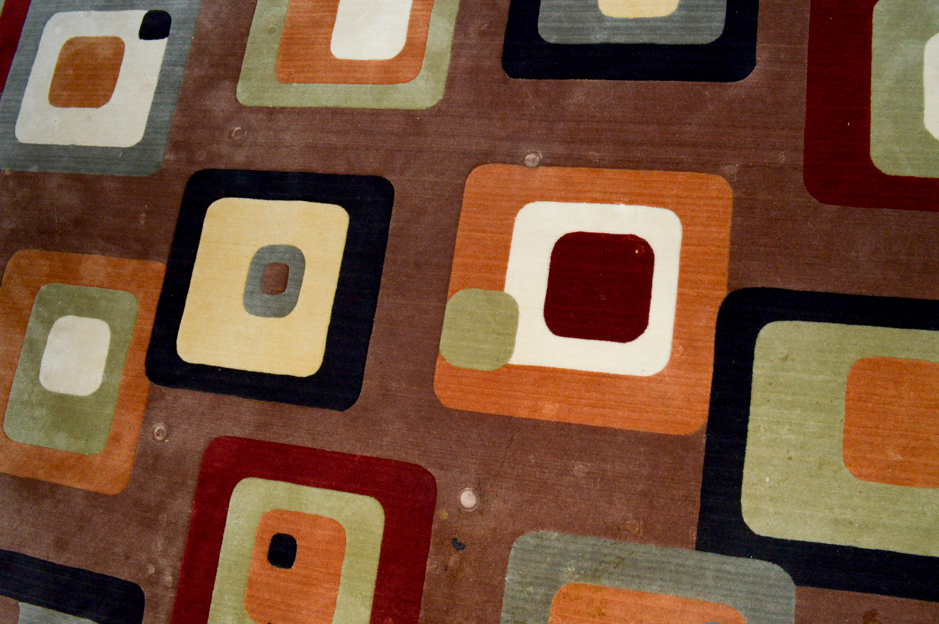 Circular Contemporary Machine Woven Momeni Rug