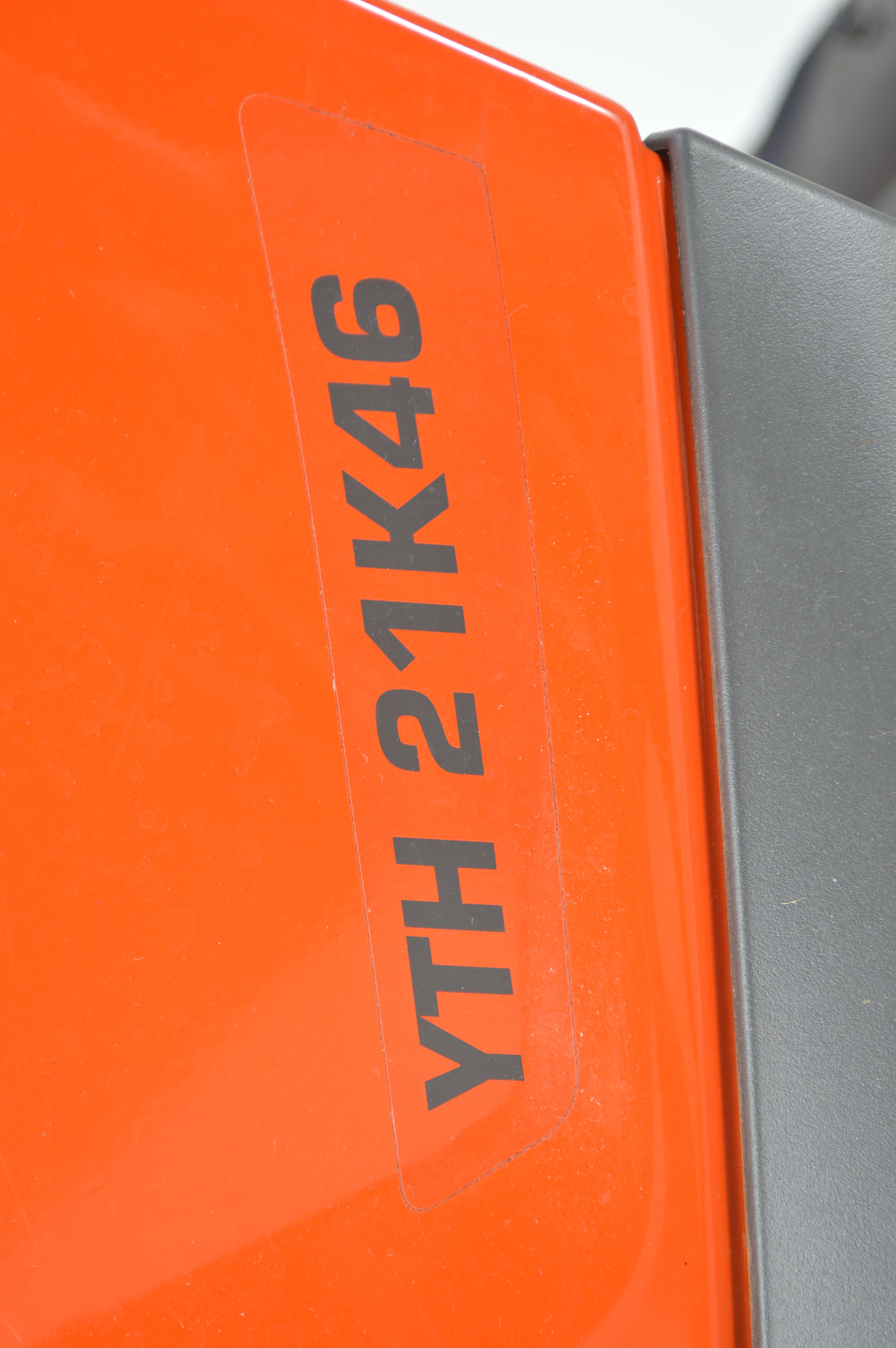 Husqvarna YTH21K46 46" Riding Lawn Mower