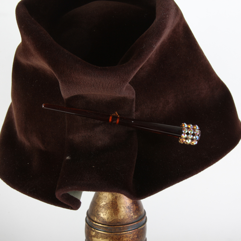 Five Women's Vintage Hats and Hatbox