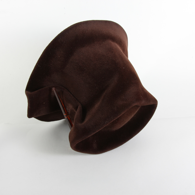 Five Women's Vintage Hats and Hatbox