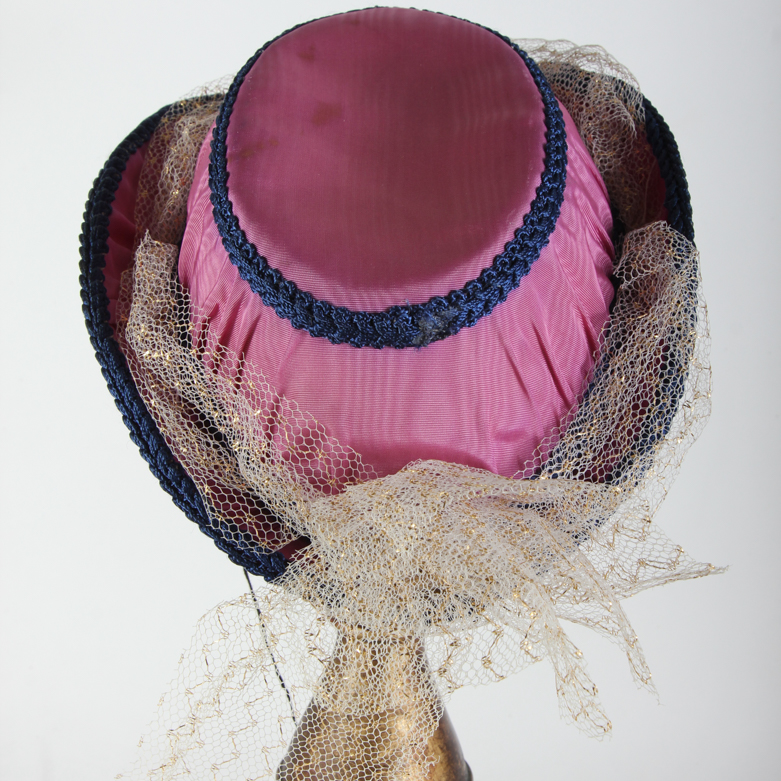 Five Women's Vintage Hats and Hatbox