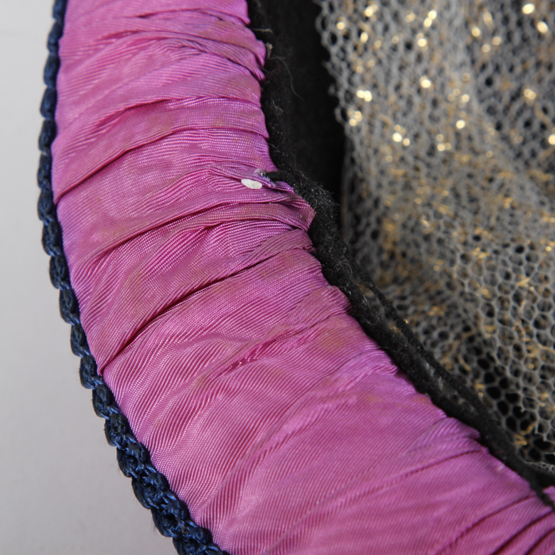 Five Women's Vintage Hats and Hatbox