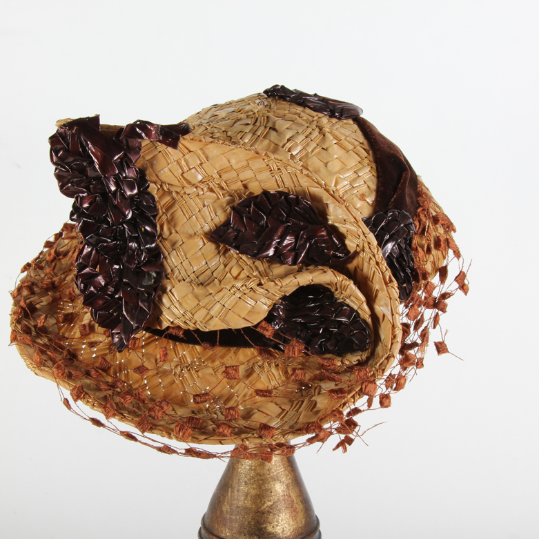 Five Women's Vintage Hats and Hatbox