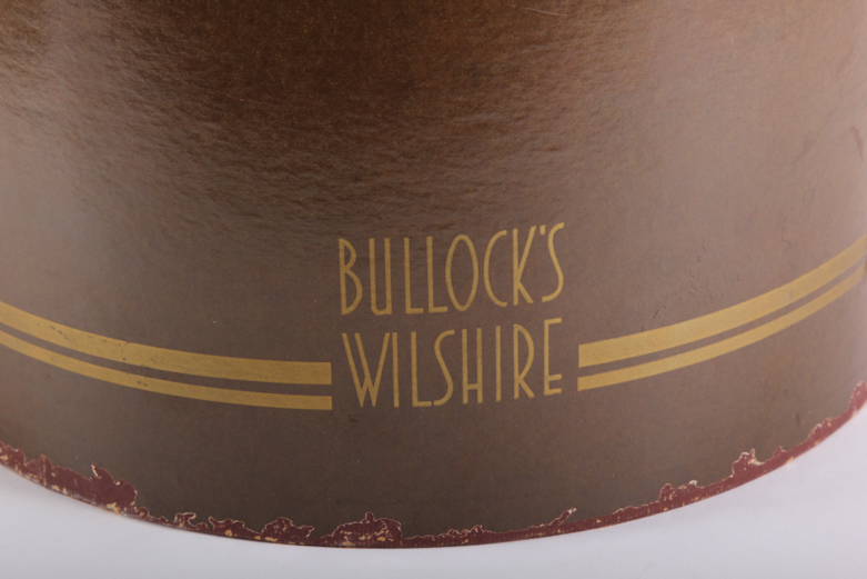 Five Women's Vintage Hats and Hatbox