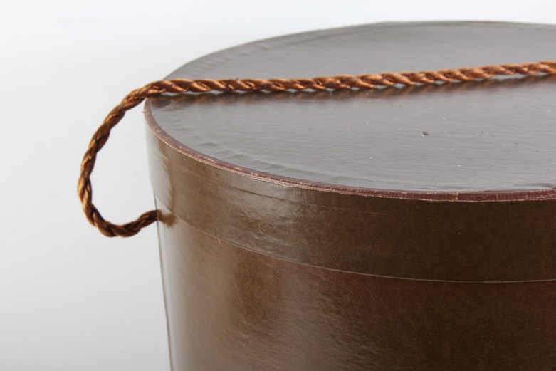 Five Women's Vintage Hats and Hatbox