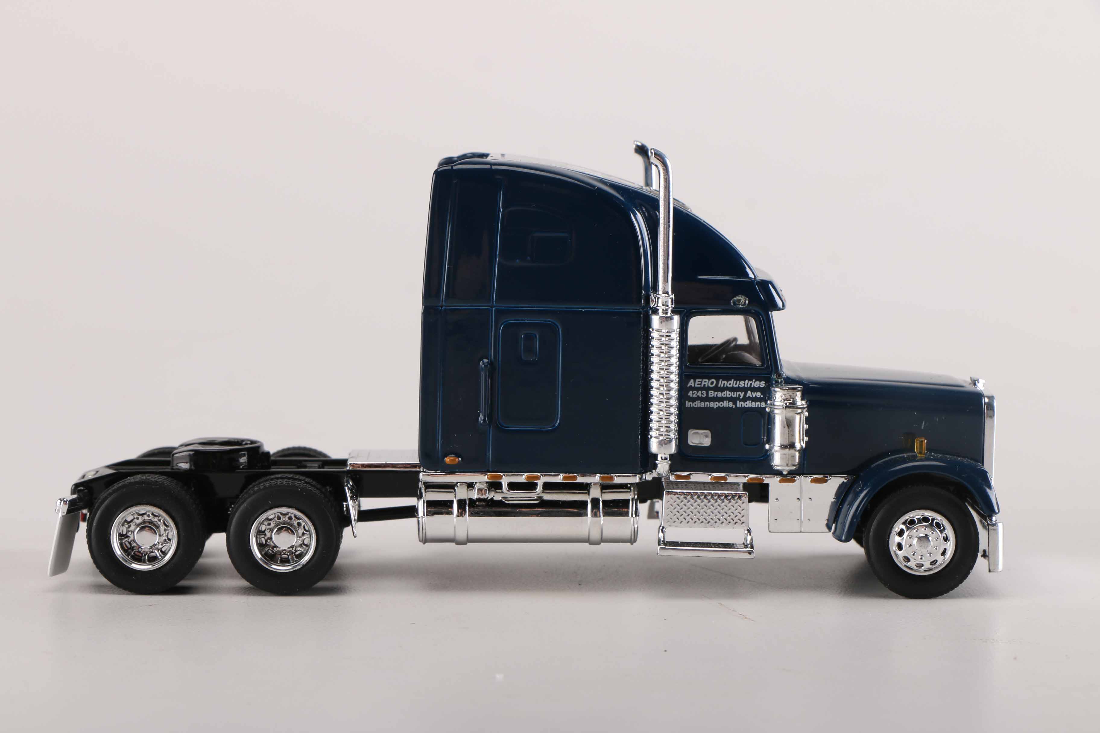 Freightliner Die-Cast Semi Truck with Conestoga 2 Trailer