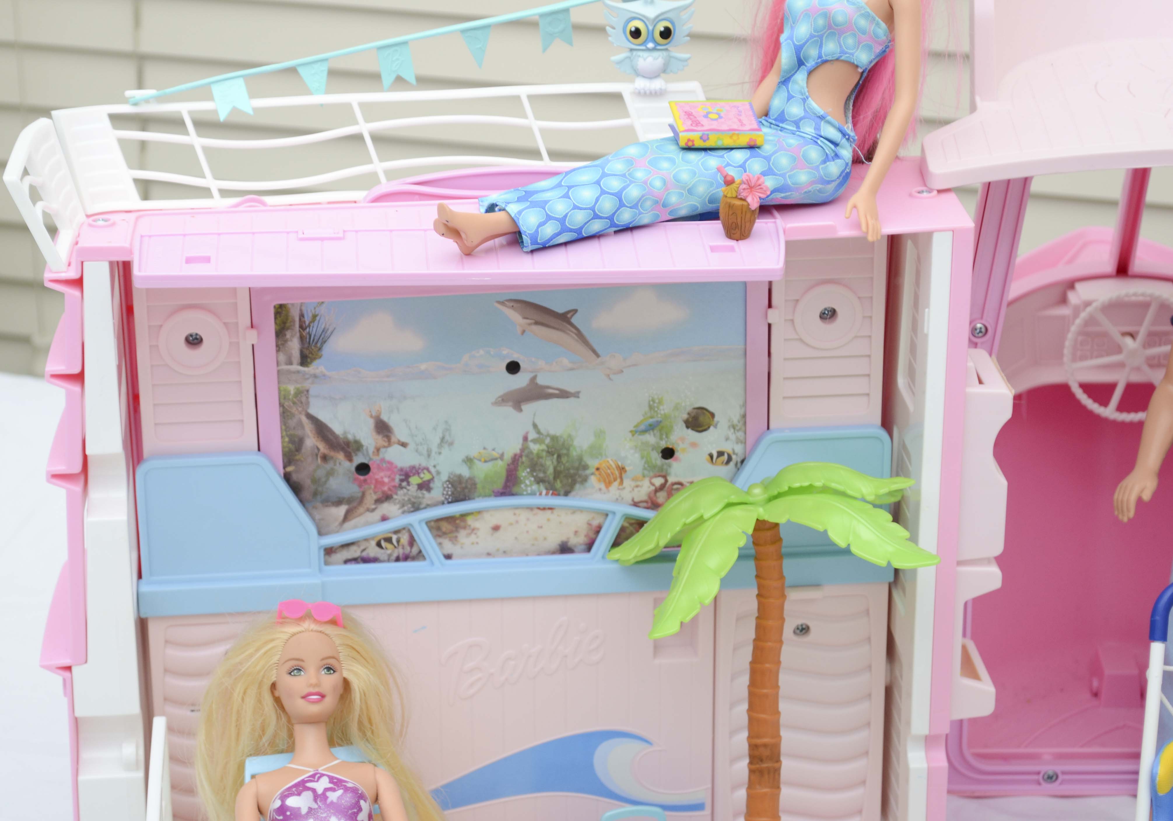 Barbie Cruise Ship with Accessories and Barbie Dolls